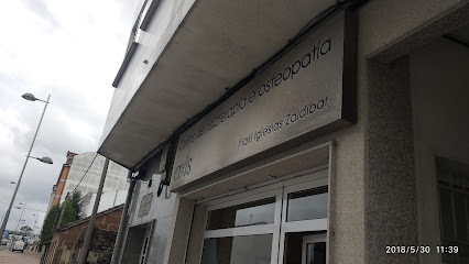 foto de fisio Axis Fisoterapia Osteopatia en Pontevedra - Pontevedra