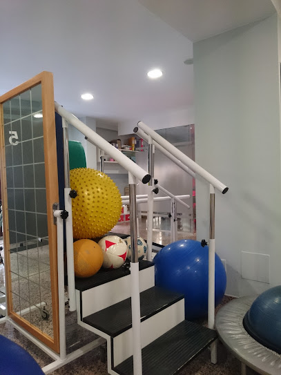 foto de fisio Centro de Fisioterapia JUNQUERA en Gijón - Asturias